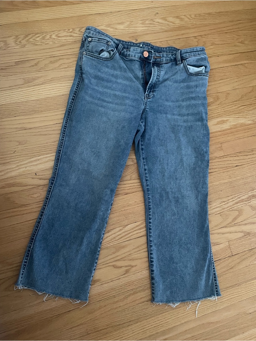 Women's Cropped Straight-Leg Jeans in Medium Blue Wash